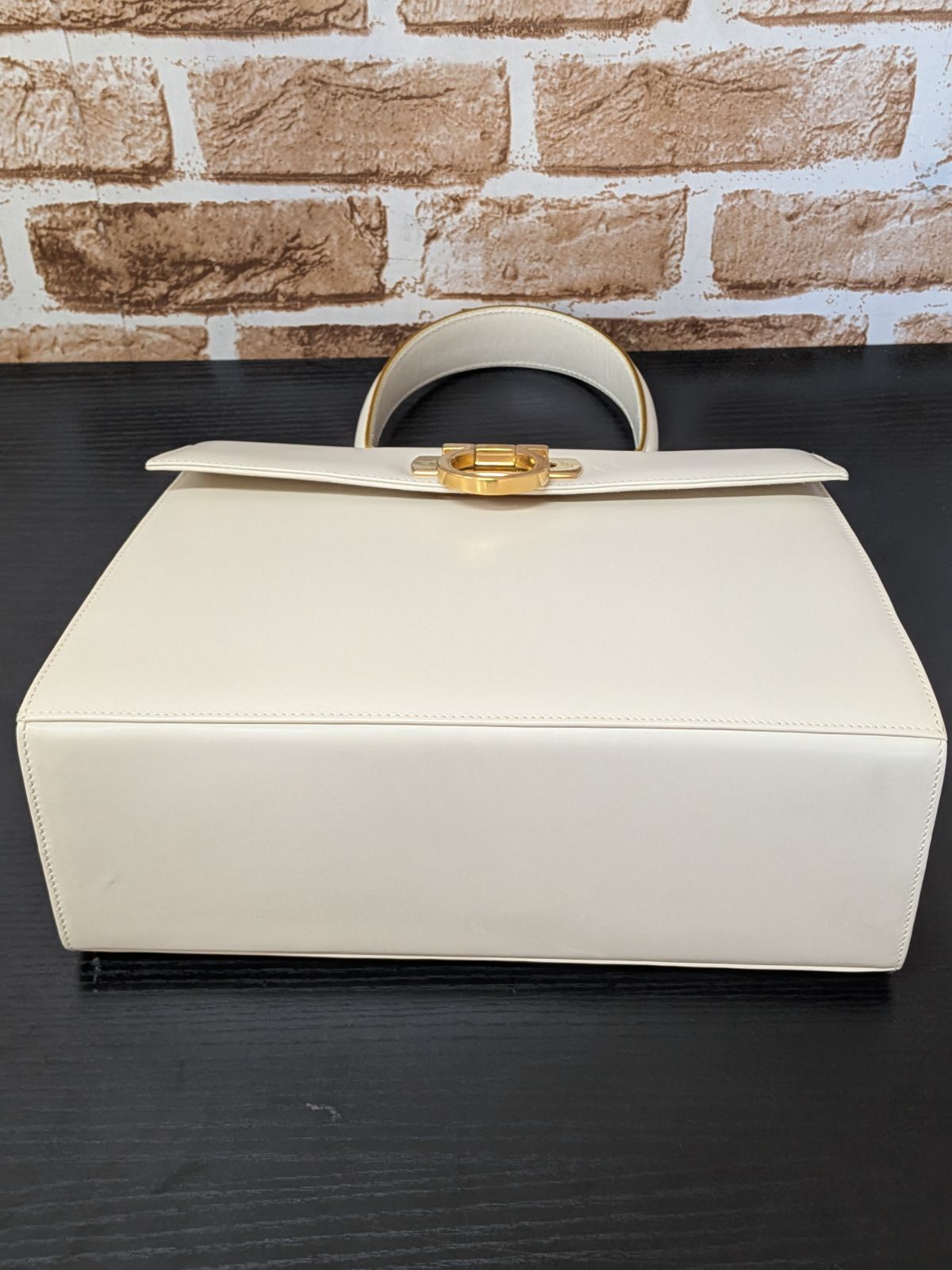 美品】Ferragamo フェラガモ ガンチーニ 2WAY ハンドバッグ アイボリー 