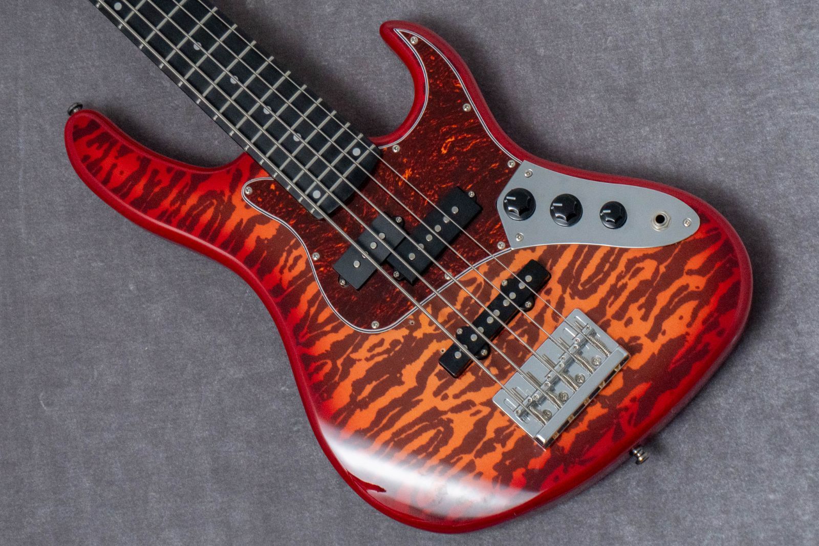 【used】woofy basses / Poodle5 Red 3.838kg【GIB兵庫】【PLEK調整済】エレキベース