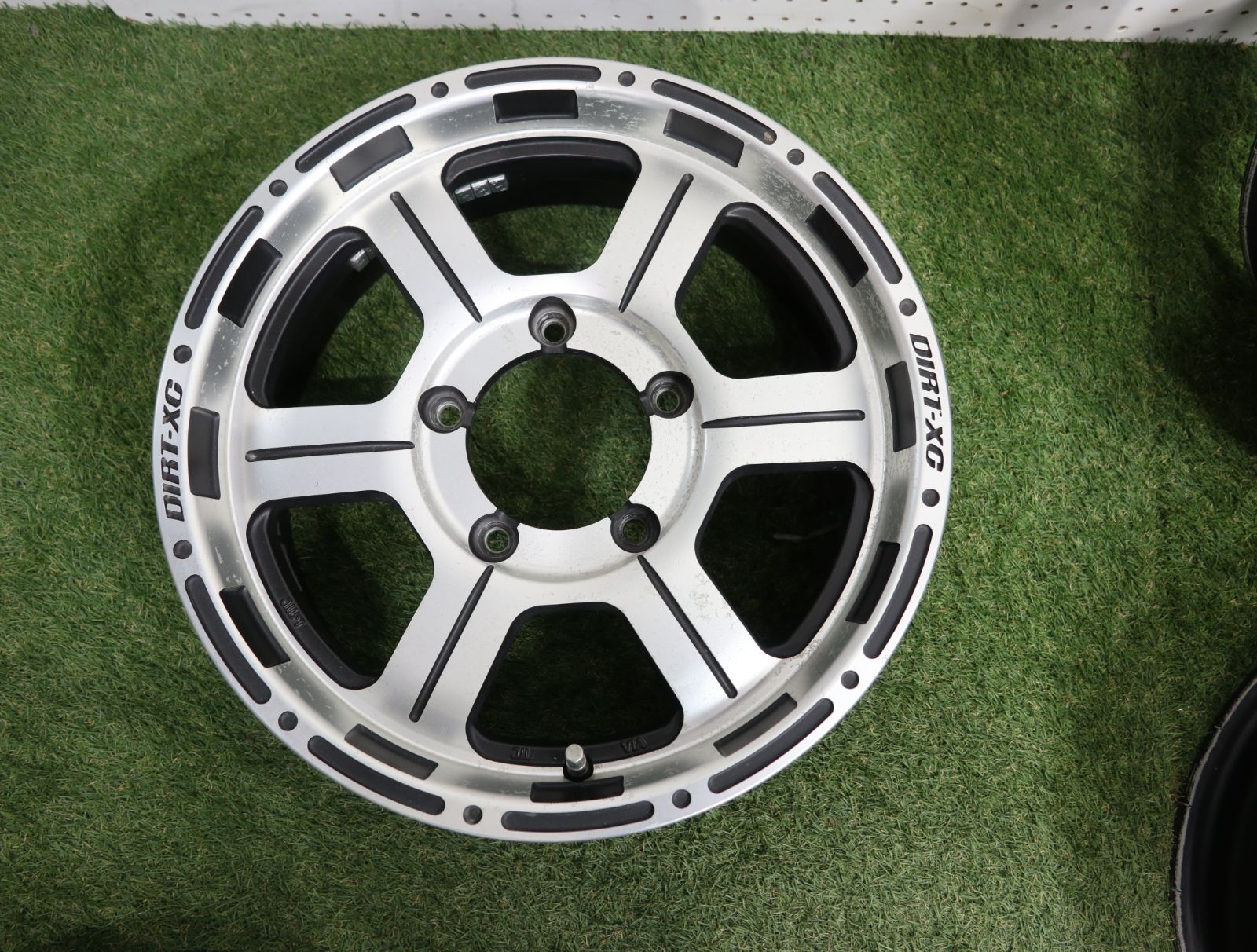1(S1761)DIRT-XC/16×5.5J+22/5H PCD139.7☆ジムニー等に