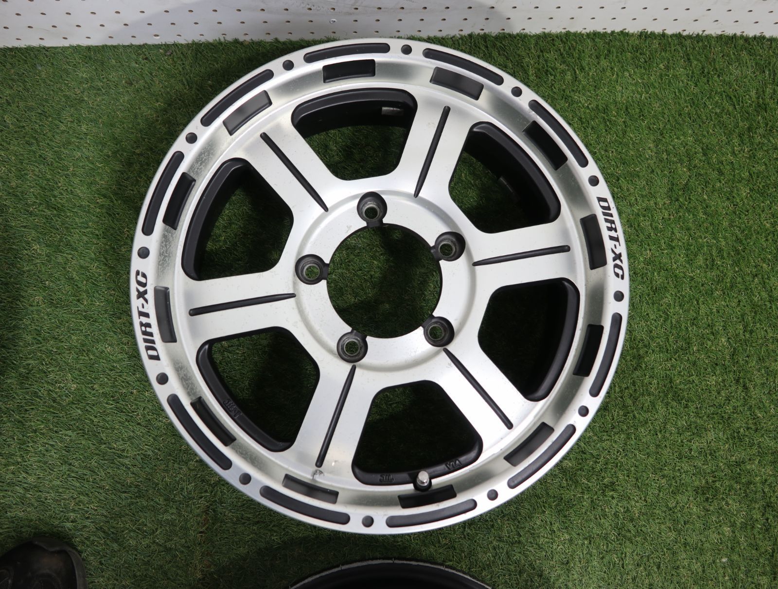 1(S1761)DIRT-XC/16×5.5J+22/5H PCD139.7☆ジムニー等に