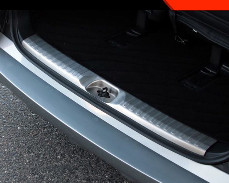 送料無料 三菱 Mitsubishi デリカD:5 Delica D5 2020年式対応 リアバンパーステップガード ラゲッジスカッフプレート 1P 304ステンレス製 貼り付け式 傷防止 小キズ対策 荷物積載時保護 光沢アップ 専用設計 車用パーツ