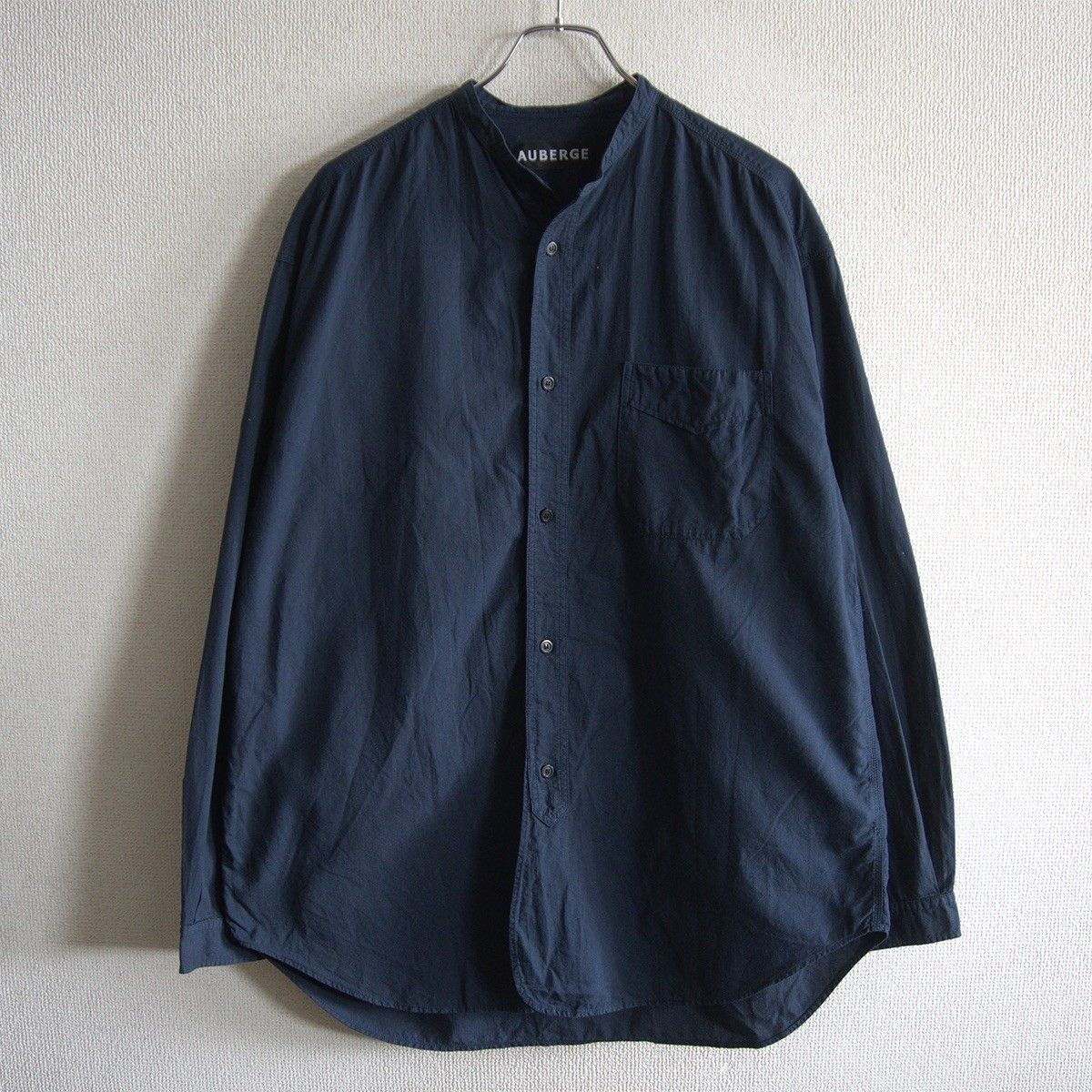 【美品】AUBERGE 【ADELE/RAF セレモニーシャツ】44 ネイビー オーベルジュ 26060335
