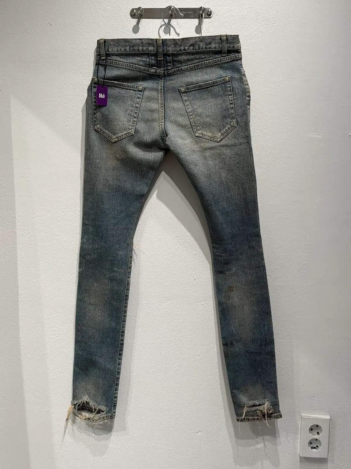 サンローラン 2013 D02 KNEE DISTRESSED JEANS サンローラン 2013 D02 KNEE DISTRESSED JEANS