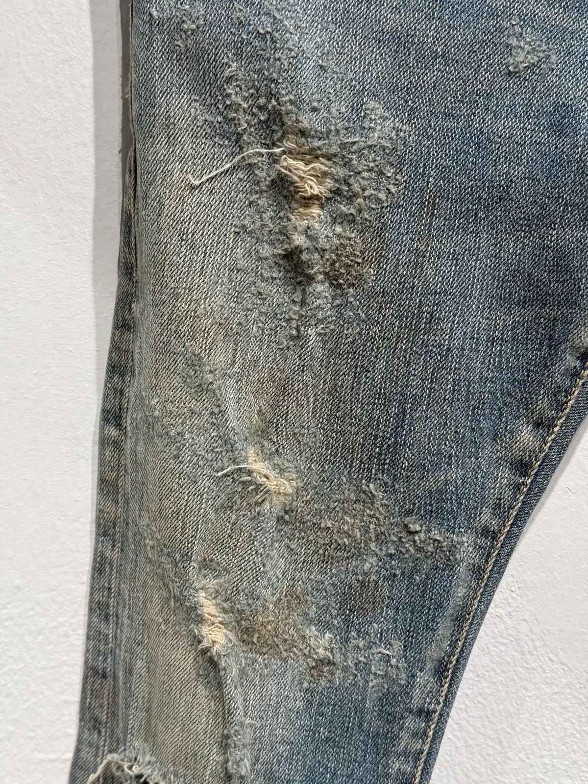 サンローラン 2013 D02 KNEE DISTRESSED JEANS サンローラン 2013 D02 KNEE DISTRESSED JEANS