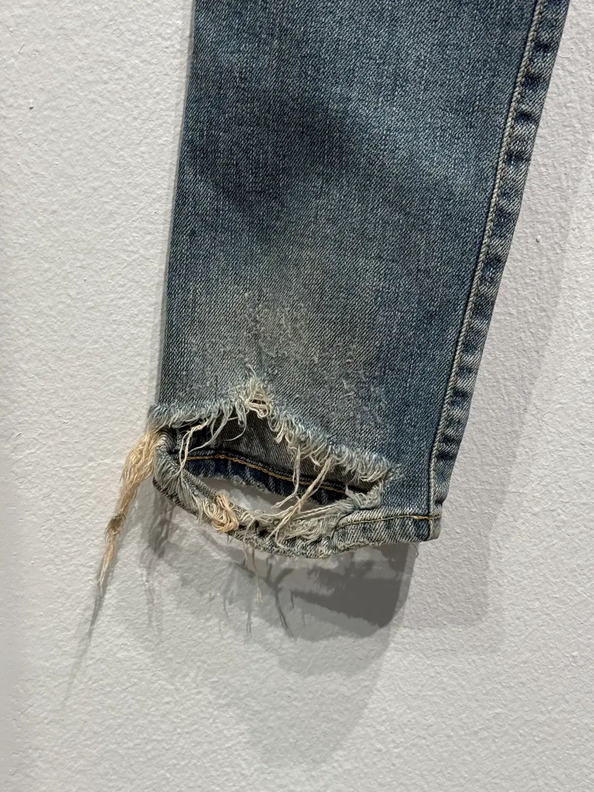 サンローラン 2013 D02 KNEE DISTRESSED JEANS サンローラン 2013 D02 KNEE DISTRESSED JEANS