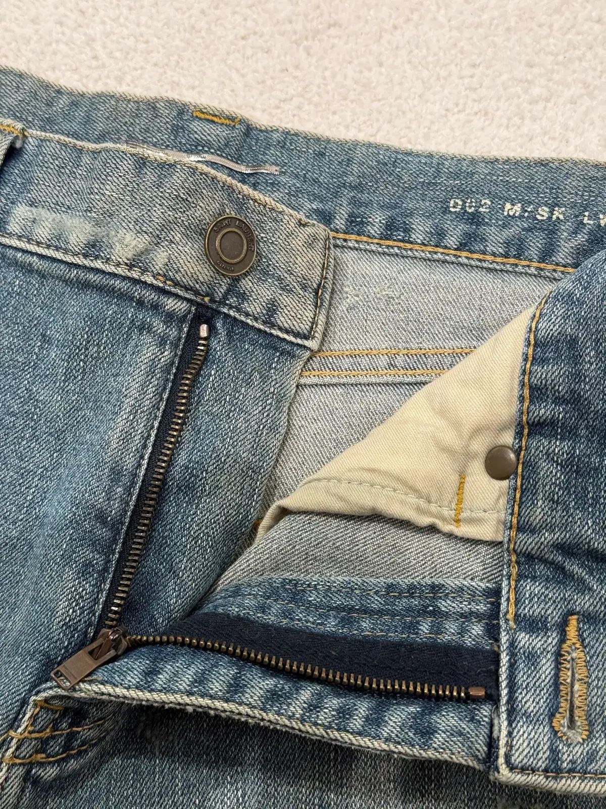 サンローラン 2013 D02 KNEE DISTRESSED JEANS サンローラン 2013 D02 KNEE DISTRESSED JEANS