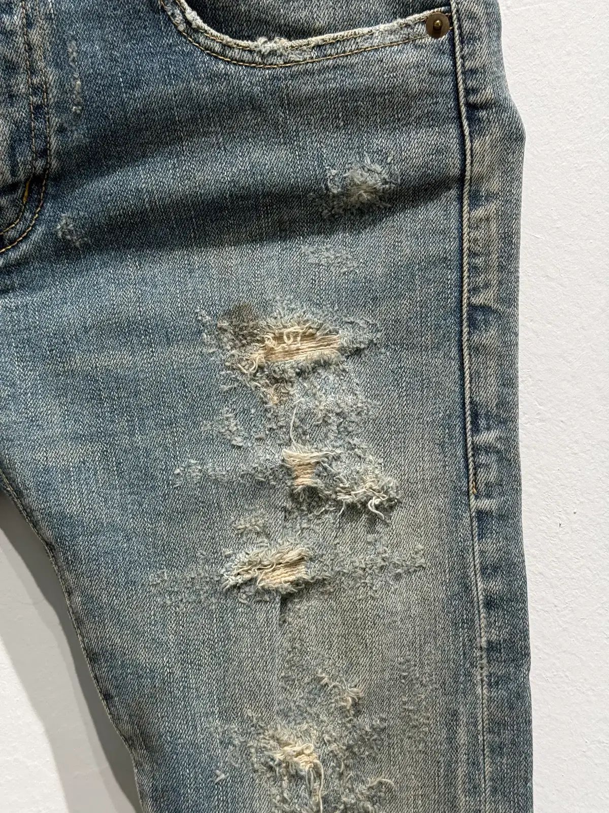 サンローラン 2013 D02 KNEE DISTRESSED JEANS サンローラン 2013 D02 KNEE DISTRESSED JEANS
