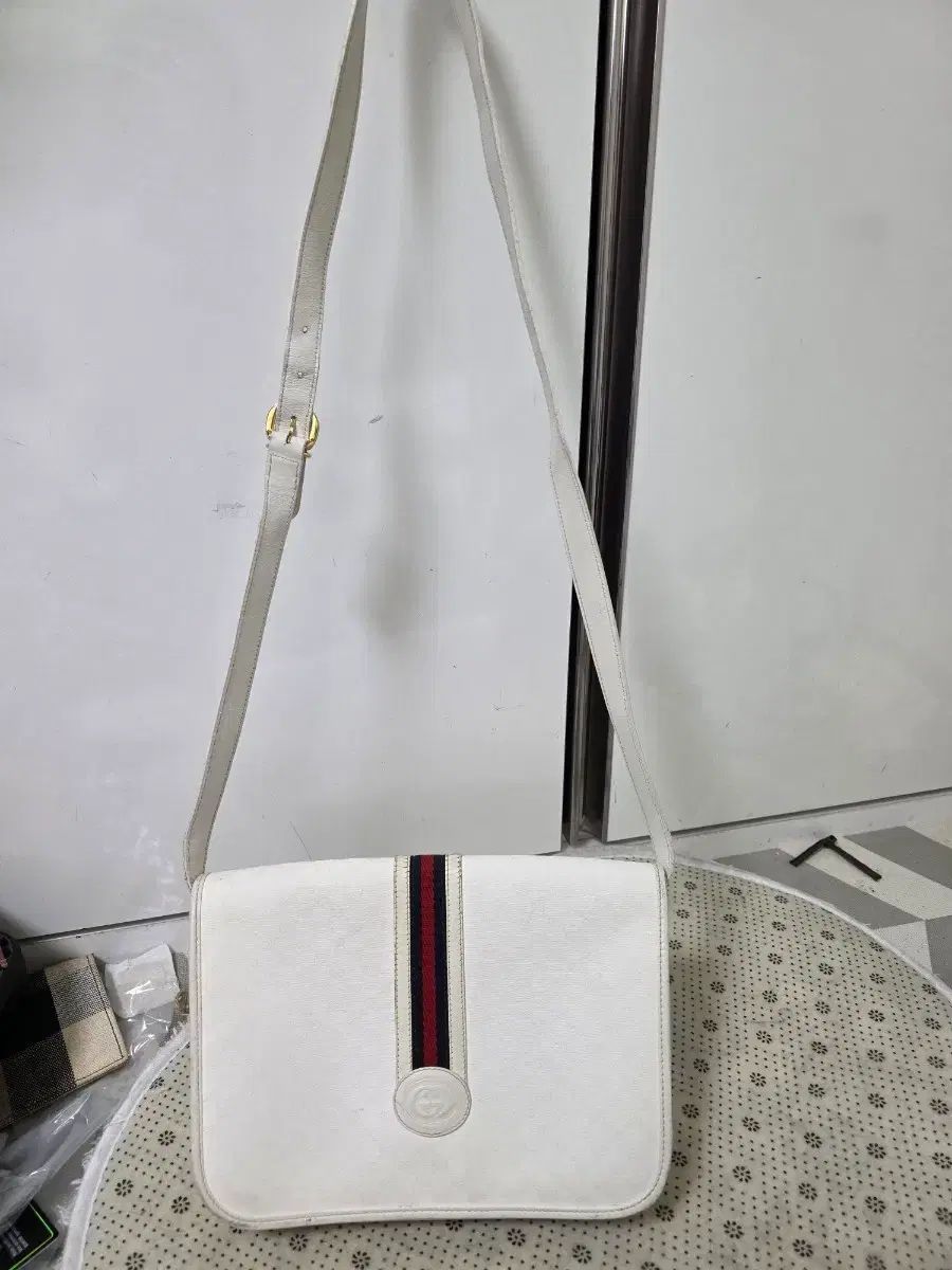 グッチ レディース ショルダーバッグ 白 ヴィンテージ 正規品
