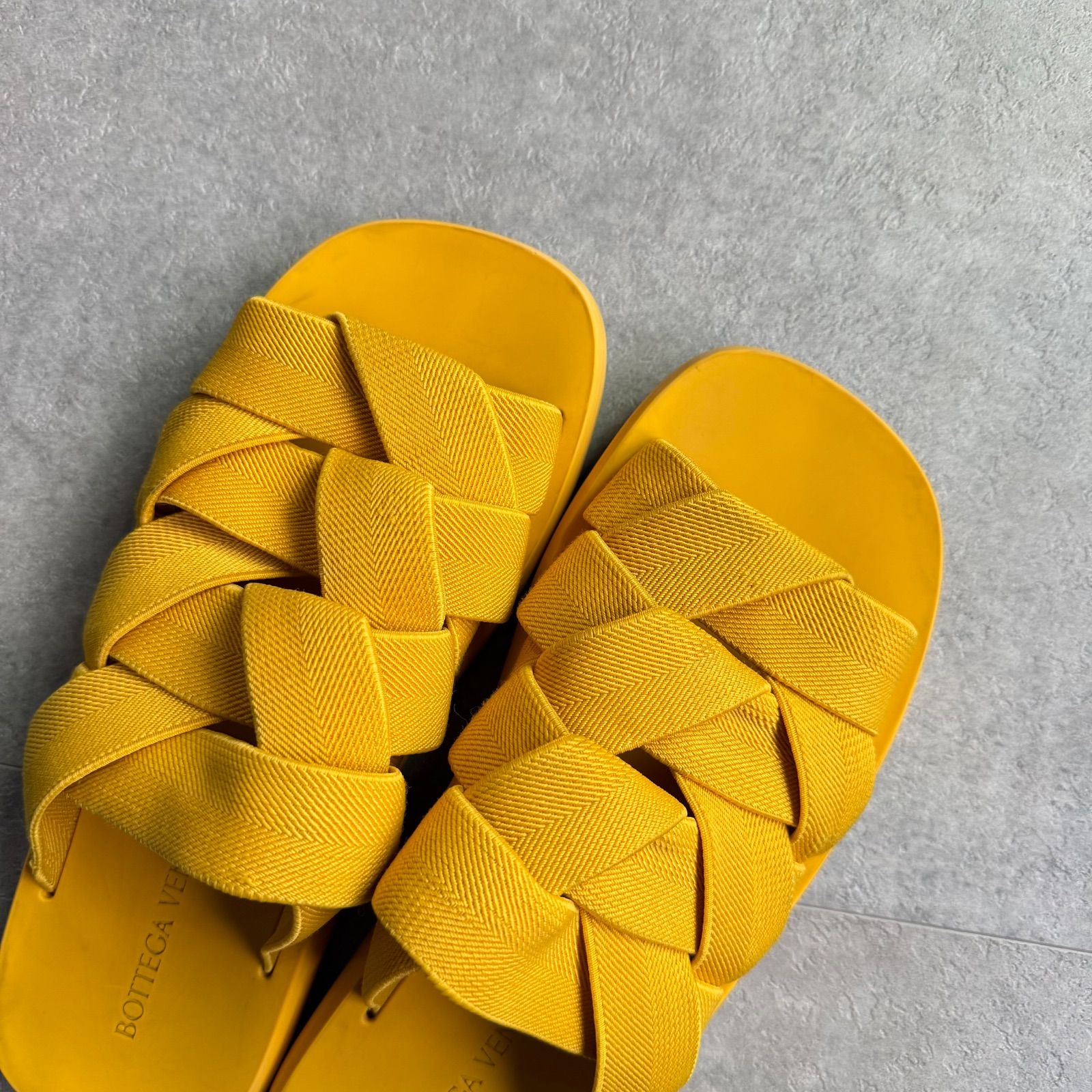 BOTTEGA VENETA ボッテガヴェネタ ラバー 編み込みデザイン スライド 