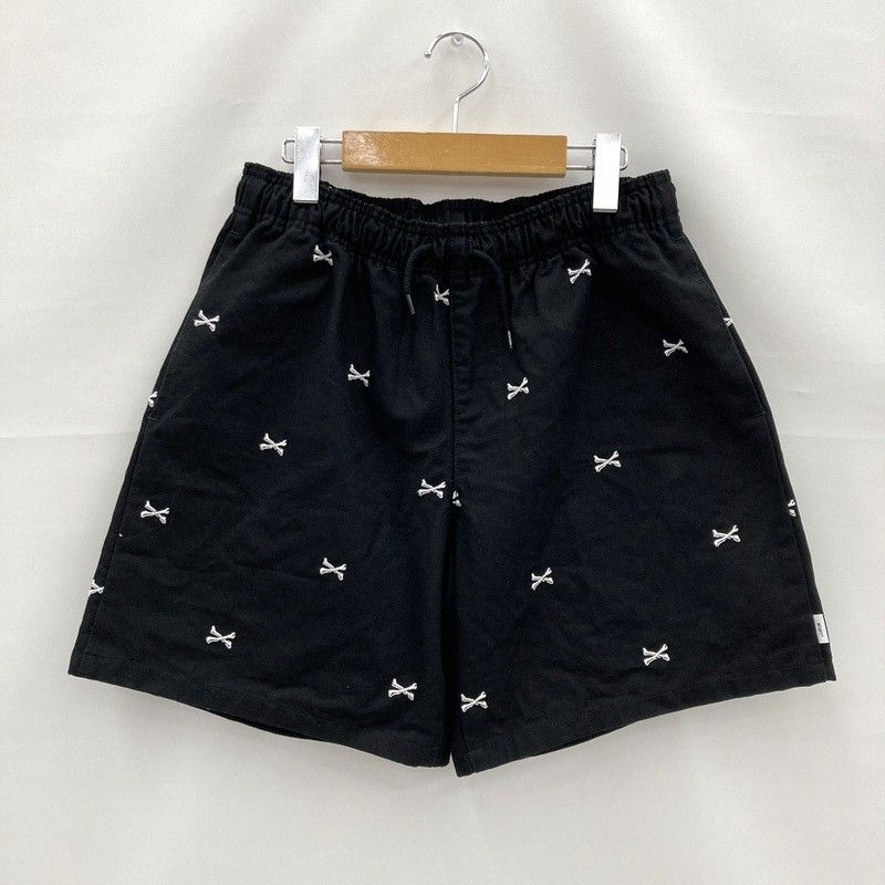 WTAPS ダブルタップス TRACKS SHORTS CROSSBONES トラックス ショーツ クロスボーン 221TQDT-PTM06 サイズ03 Lサイズ相当 ショートパンツ ハーフパンツ 総柄 カジュアル メンズ ブラック ボトムス ★SS111
