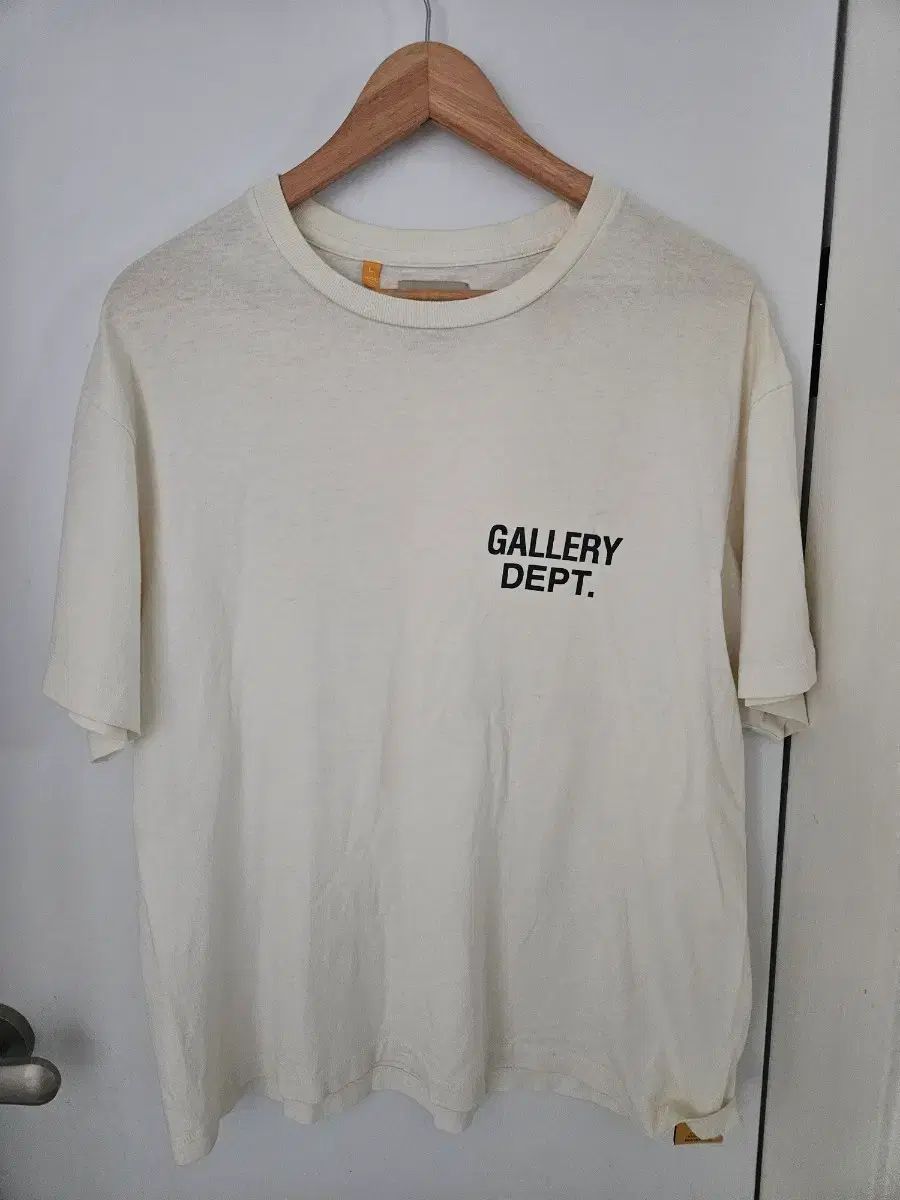 ギャラリー デパートメントファイブ 半袖Tシャツ アイボリー L