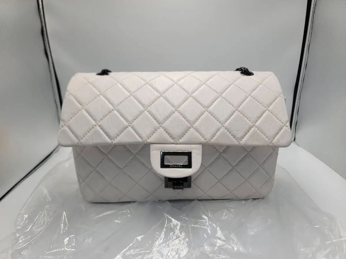 シャネル ヴィンテージ 2 55 バッグ 白 large