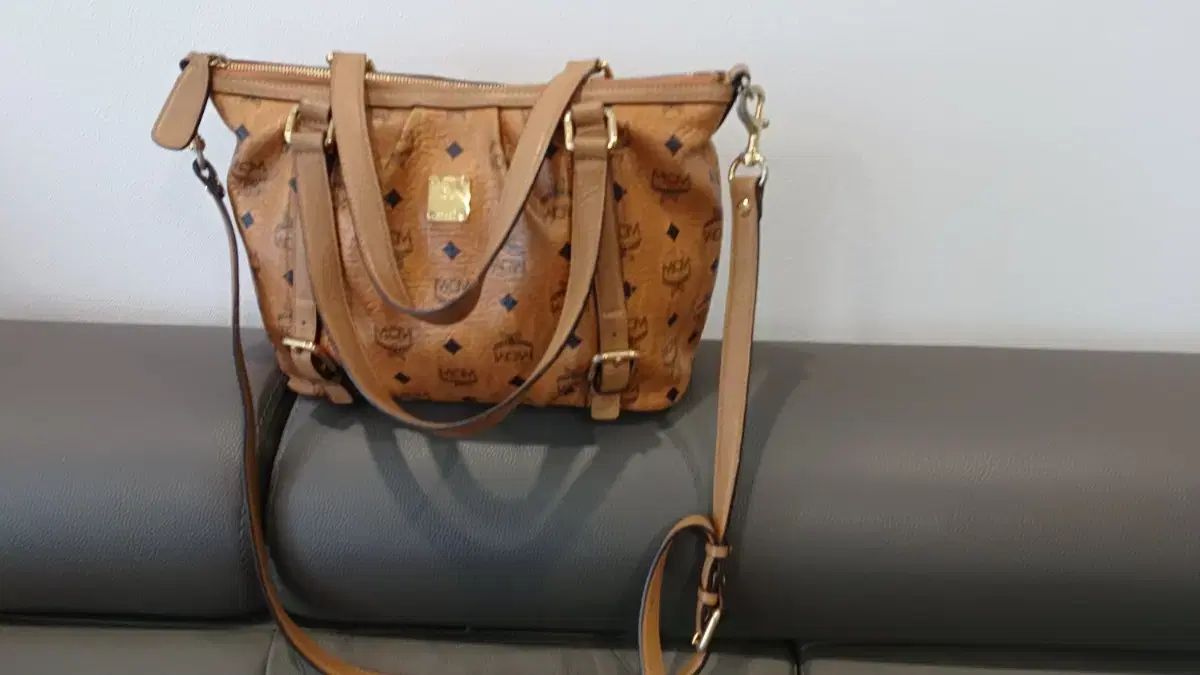 MCM エム シー エム 縦28 横22 幅12 10,256円