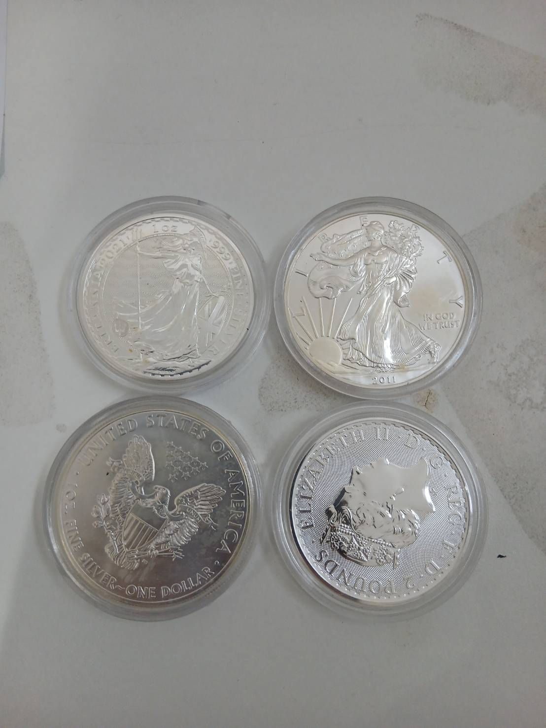 アメリカンイーグル銀貨 ブリタニア銀貨 1オンス 4枚セット クリアケース付き 純銀