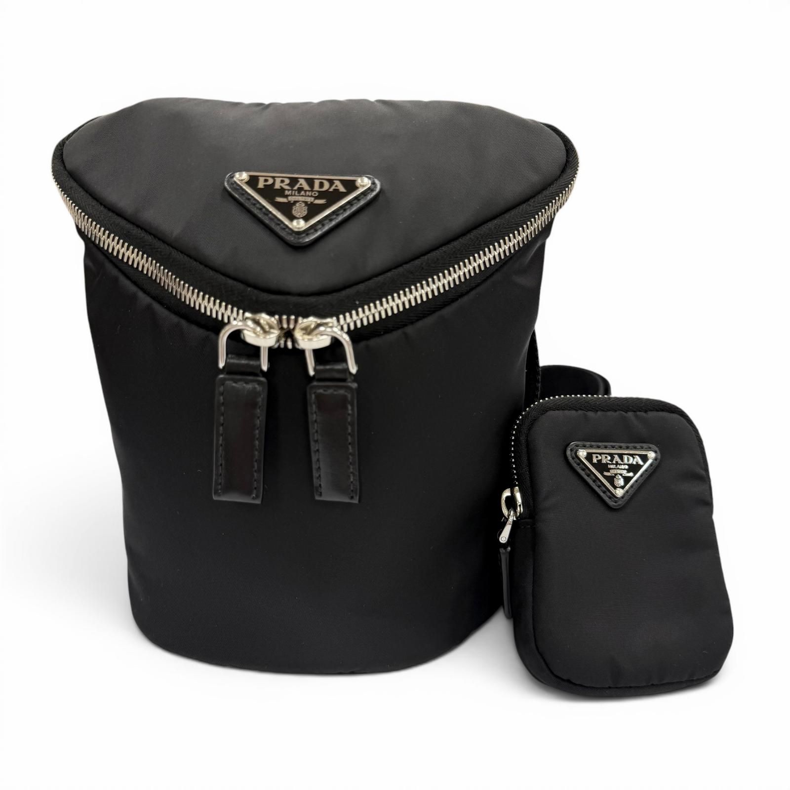 良品▼PRADA プラダ 2VH147 ナイロン レザー Re-Nylon トライアングルロゴ 三角プレート ポーチ付き ショルダーバッグ ブラック シルバー金具 イタリア製 メンズ 保存袋付き