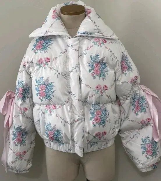 フローラル パータン ショート ダウン