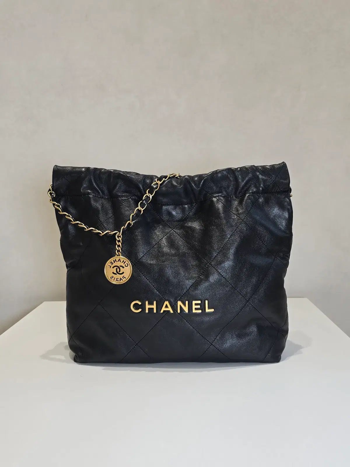 ラックスオール CHANEL 22バッグ ブラック スモール ショルダーバッグ AS3260