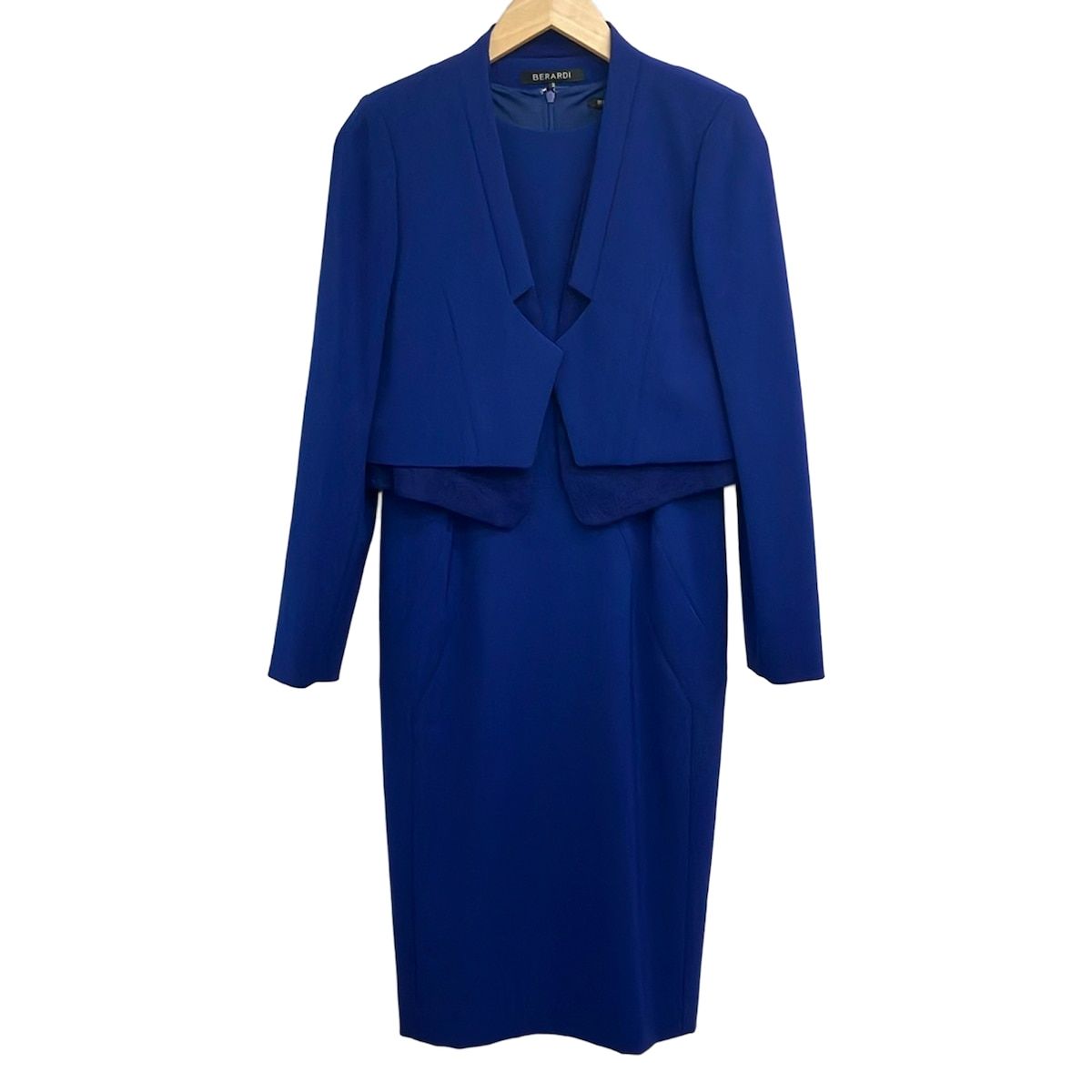 BERARDI(ベラルディ) ワンピーススーツ レディース美品 - ブルー 肩 