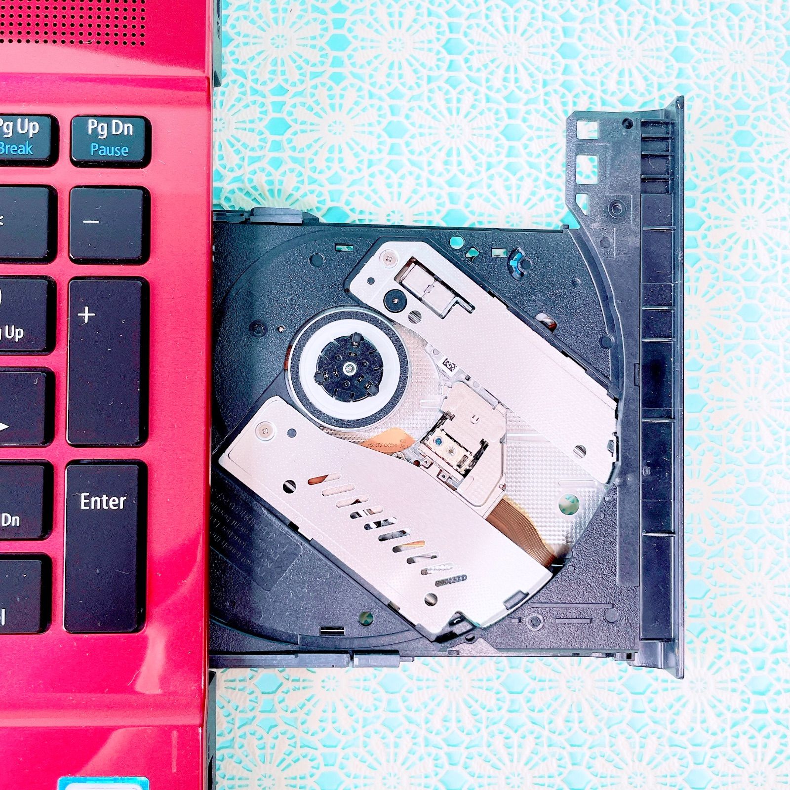 バッテリー良好‼️NEC大容量1TB ブルーレイ 赤ノートパソコン WEB