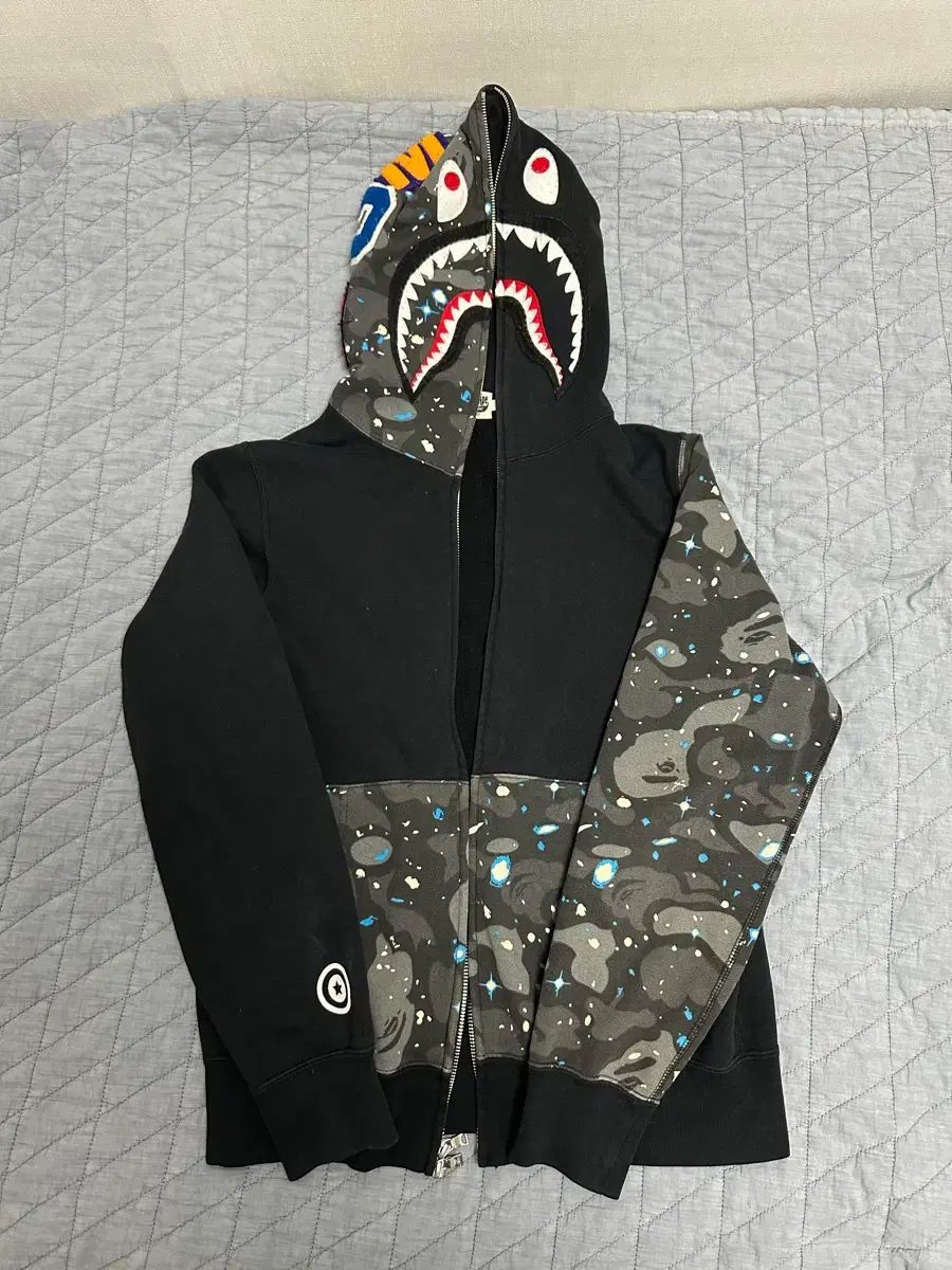 A BATHING APE 限定モデル スペース カモフラ シャーク フードジップアップ