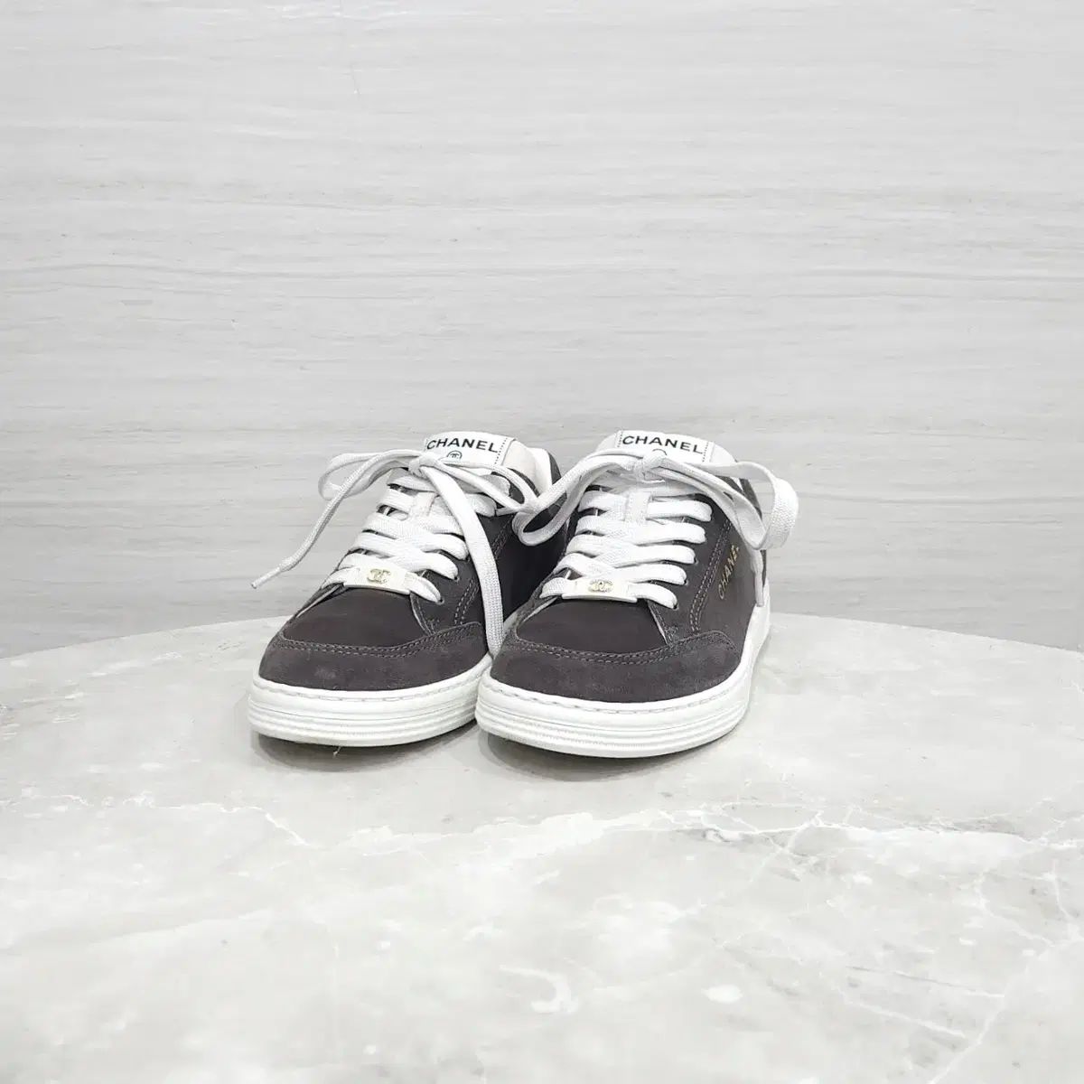 35 5 / CHANEL シャネル ロゴ スウェード スニーカー