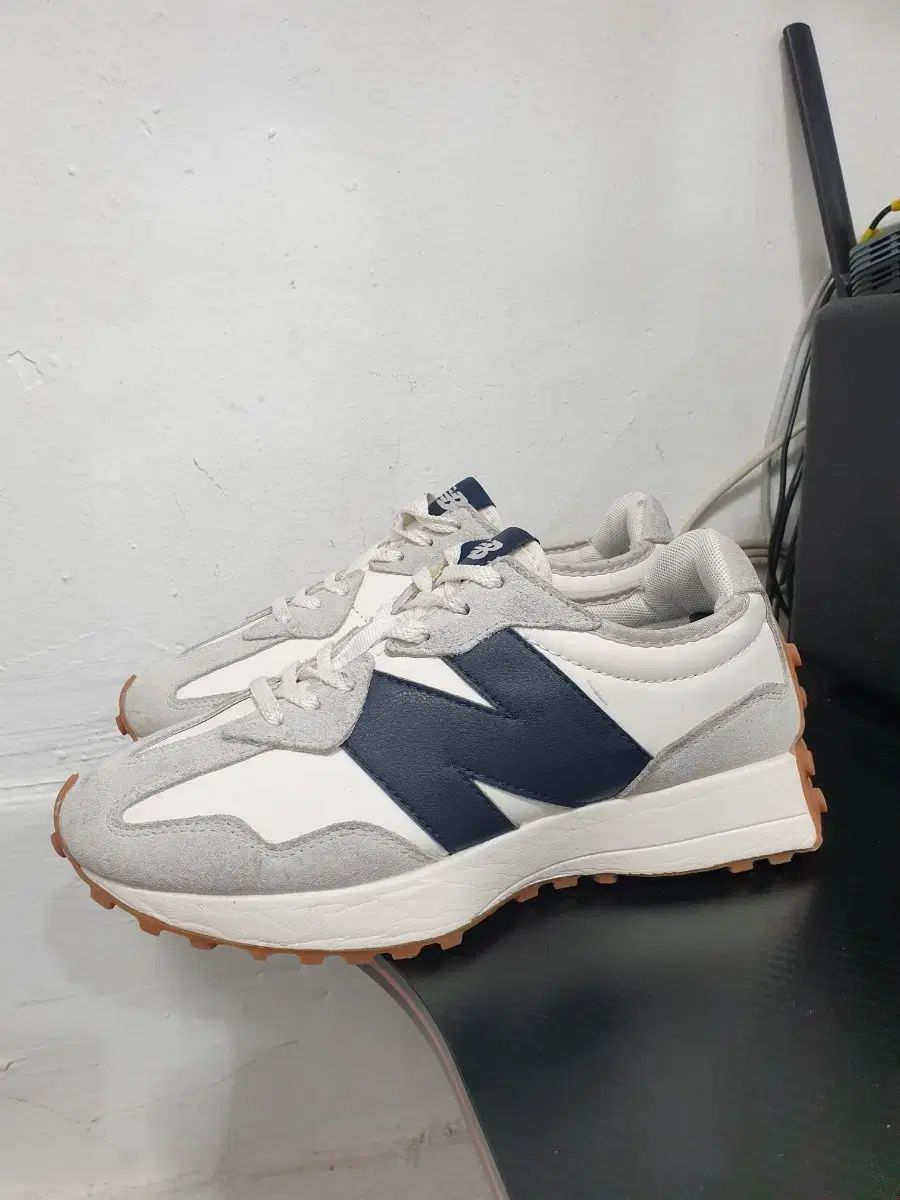 ニューバランス 327 スニーカー 白 ネイビー 245