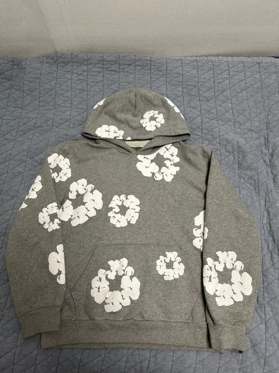 DENIM TEARS (デニムティアーズ) フードTシャツ 出品