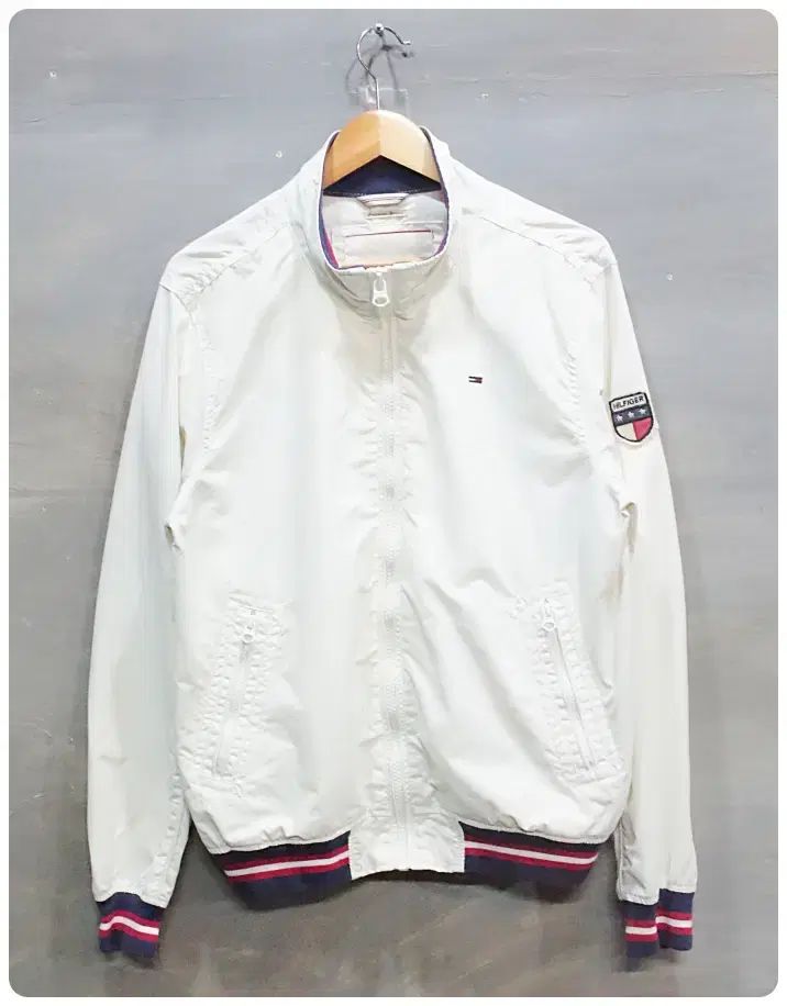 L Tommy Hilfiger トミーヒルフィガー ウィンドブレーカー ブルゾン ジャケット