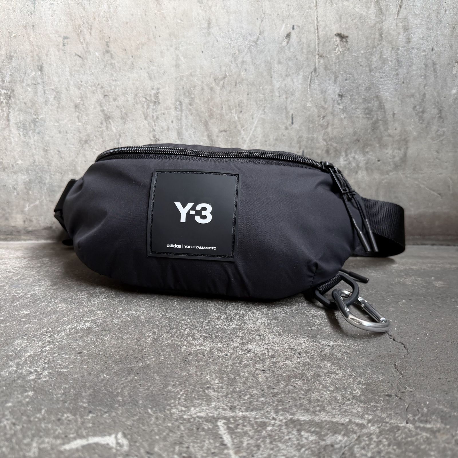 Y-3 SLING V2 コーデュラナイロン カラビナ付き ブラック ワイスリー Yohji Yamamoto ヨウジヤマモト ウエストバッグ HD3326