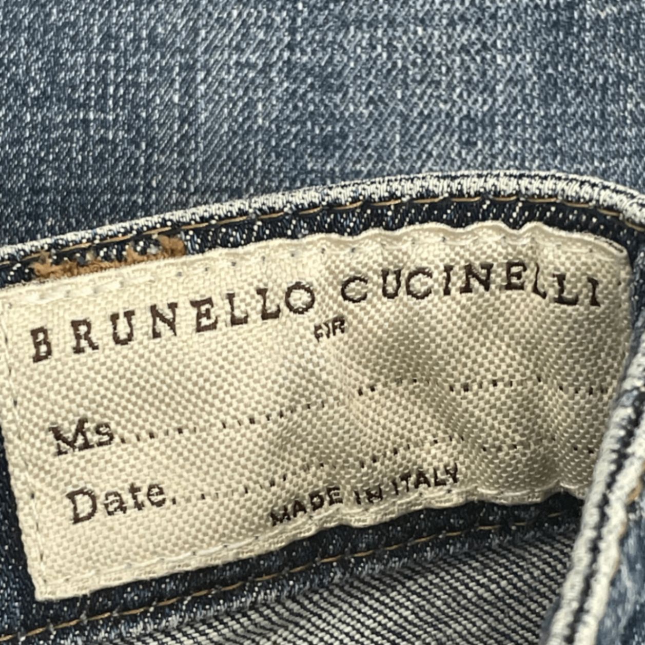 新品同様 BRUNELLO CUCINELLI ブルネロクチネリ ジーンズ パンツ デニム 刻印 サイズ42 新品同様 BRUNELLO CUCINELLI ブルネロクチネリ ジーンズ パンツ