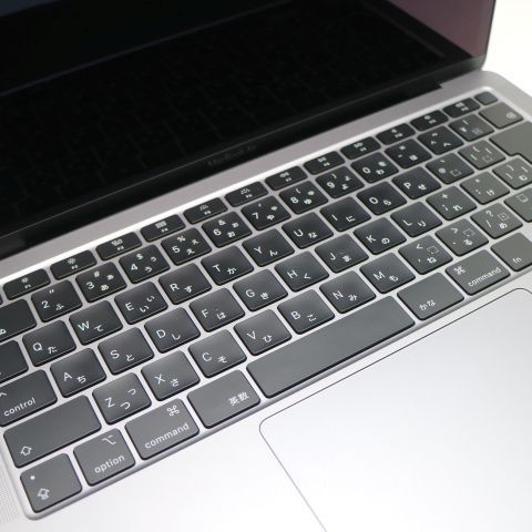 新品同様 MacBook Air 2020 13インチ Core i3 8GB SSD 256GB ノート