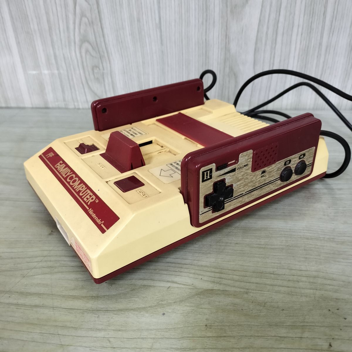 動作未確認 Nintendo FAMILY COMPUTER HVC-001 ファミコン本体のみ