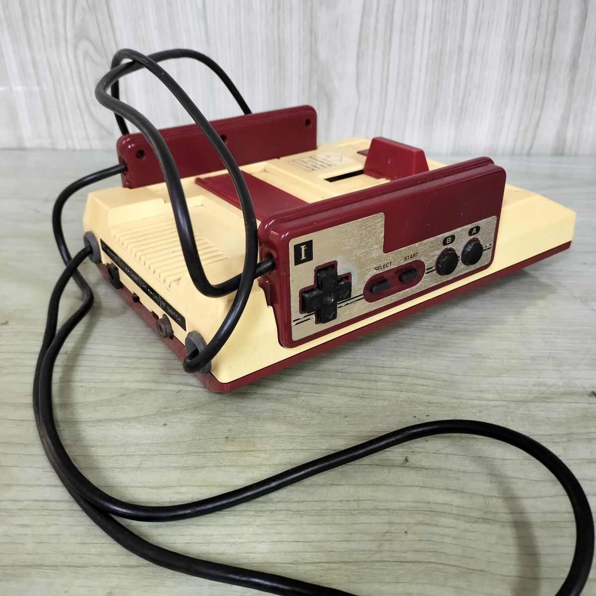 動作未確認 Nintendo FAMILY COMPUTER HVC-001 ファミコン本体のみ