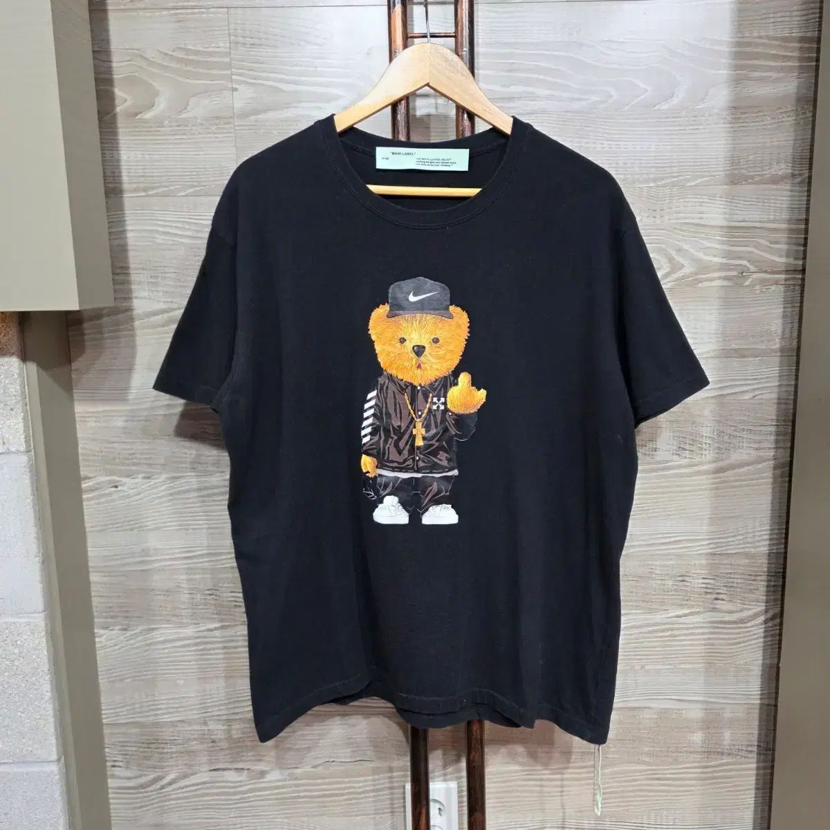 オフホワイト クマ 半袖Tシャツ ブラック (nbb678)