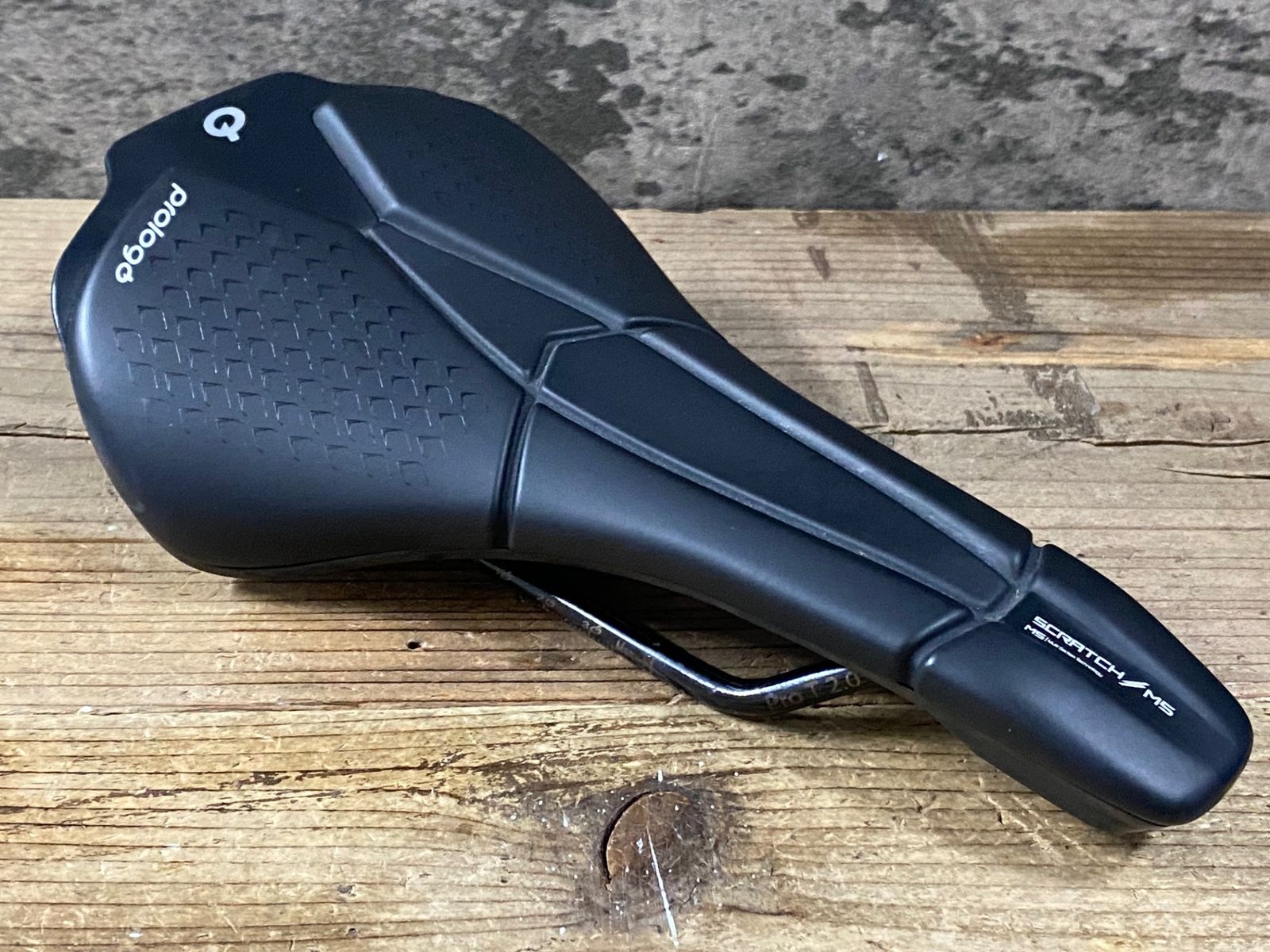 KE865 プロロゴ prologo SCRATCH M5 サドル 黒 Pro T 2.0レール