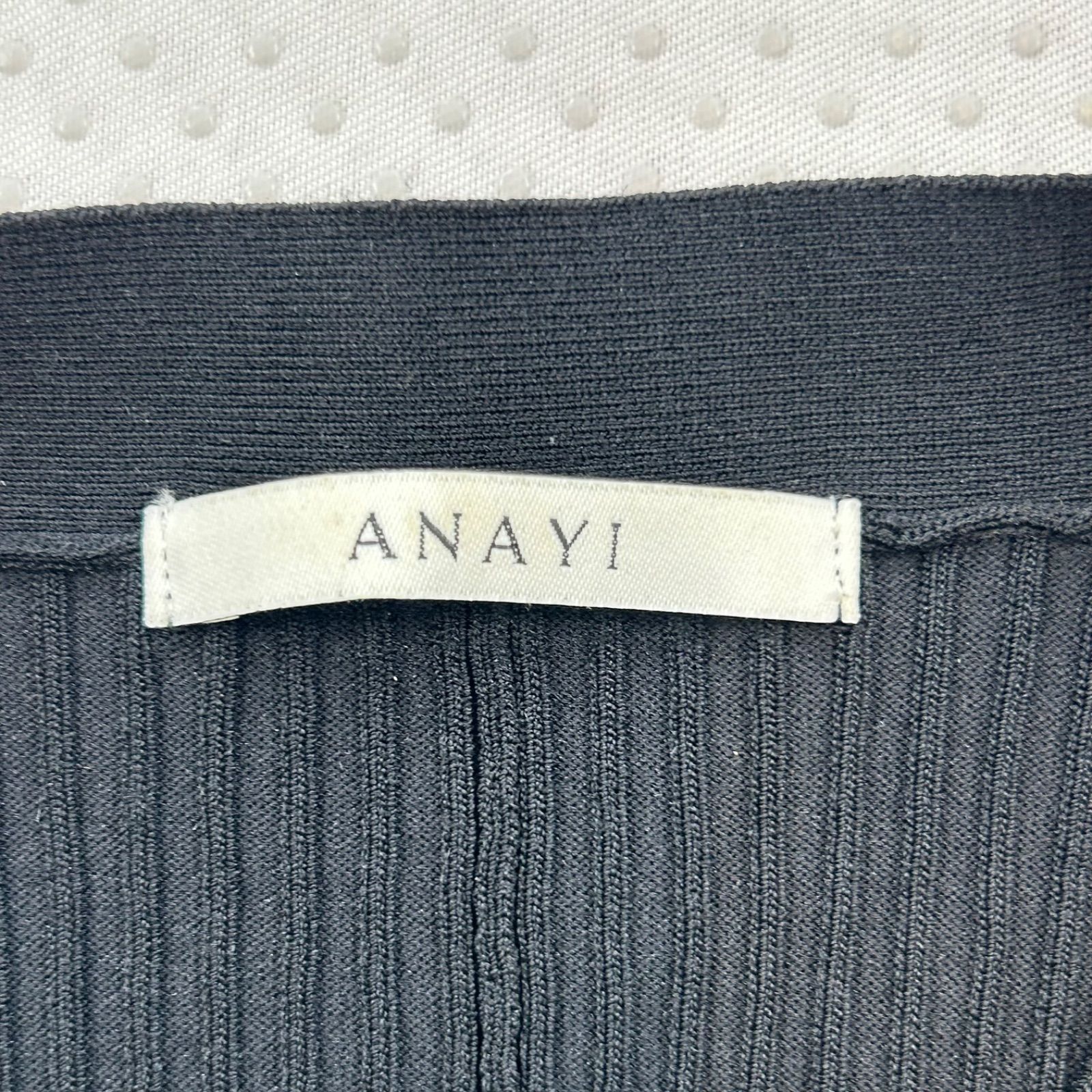 ANAYI アナイ　ワイドリブペプラムＶネック　カーディガン　ブラック ANAYI アナイ ワイドリブペプラムVネックカーディガン 羽織り 七分袖