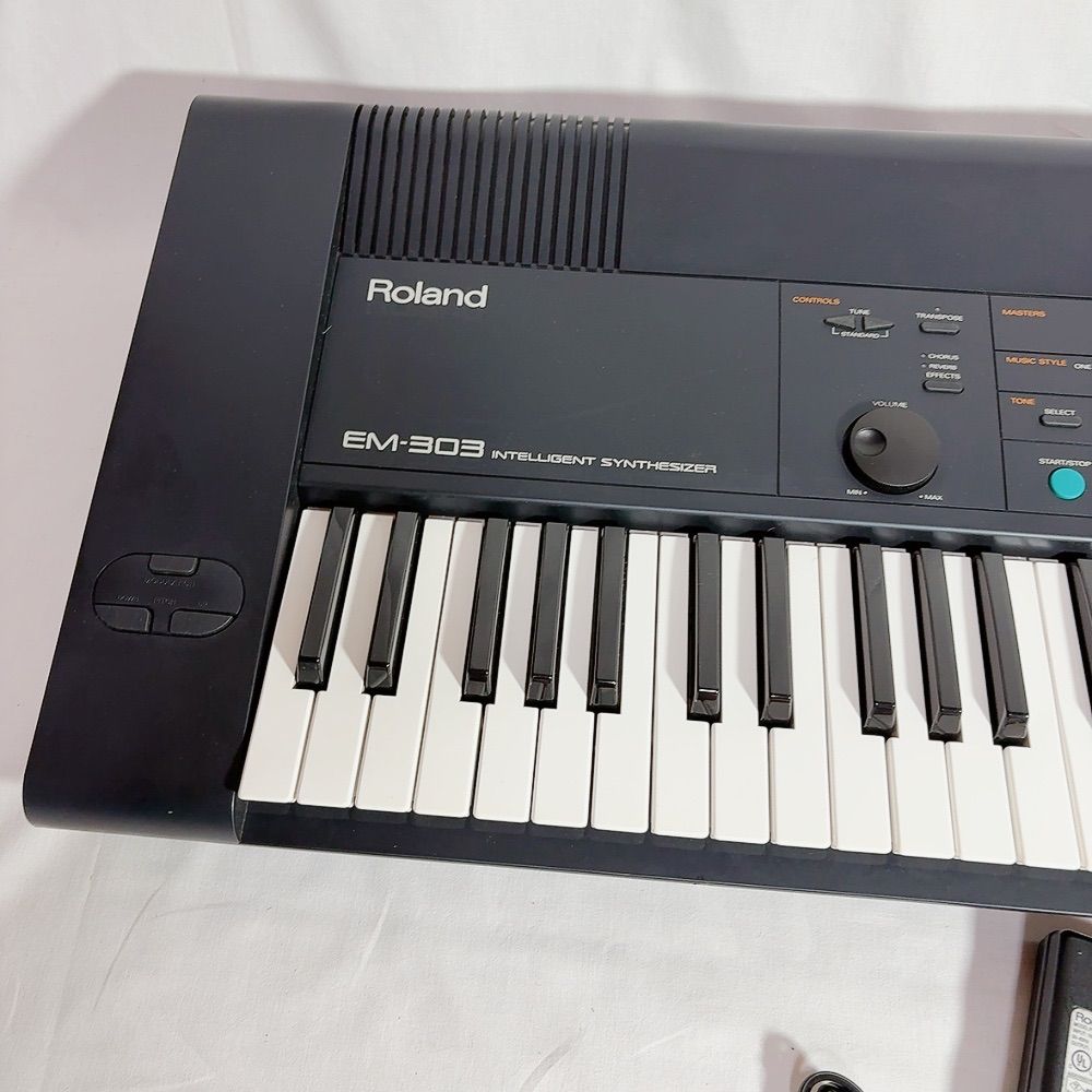 鍵盤楽器 Roland EM-303