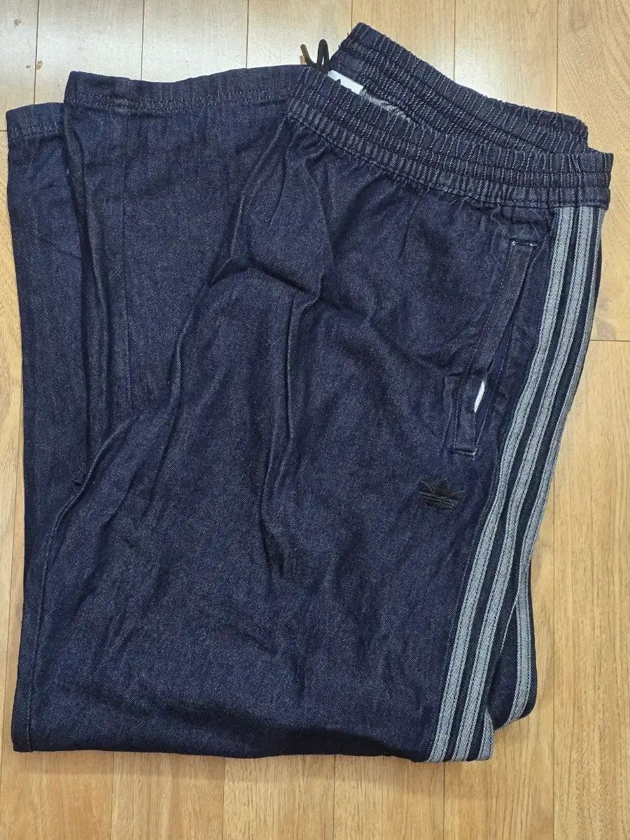 3XL アディダス アディカラールーズトラック ファン デニムストーン