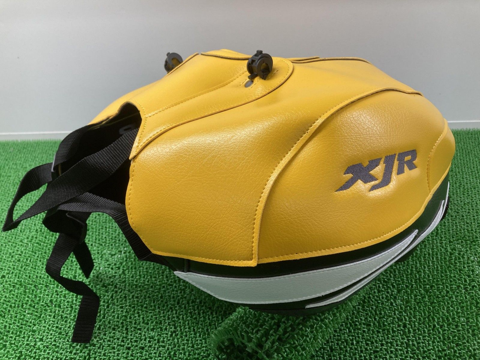 バグスター製XJR1300 タンクカバー 黄/黒 社外 中古 RP03J 00-14年 国内仕様 品薄 kW