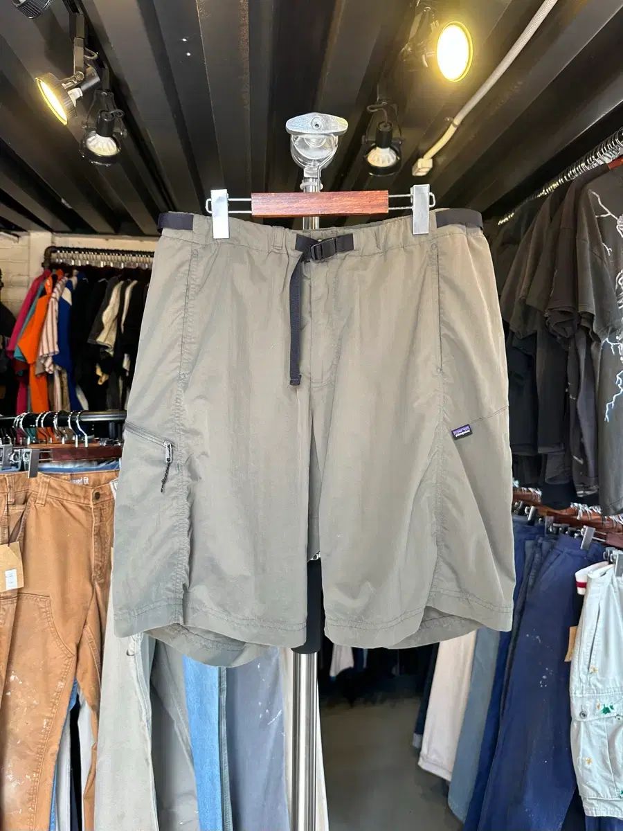 34 パタゴニア カーゴ ハーフパンツ オリーブグリーン