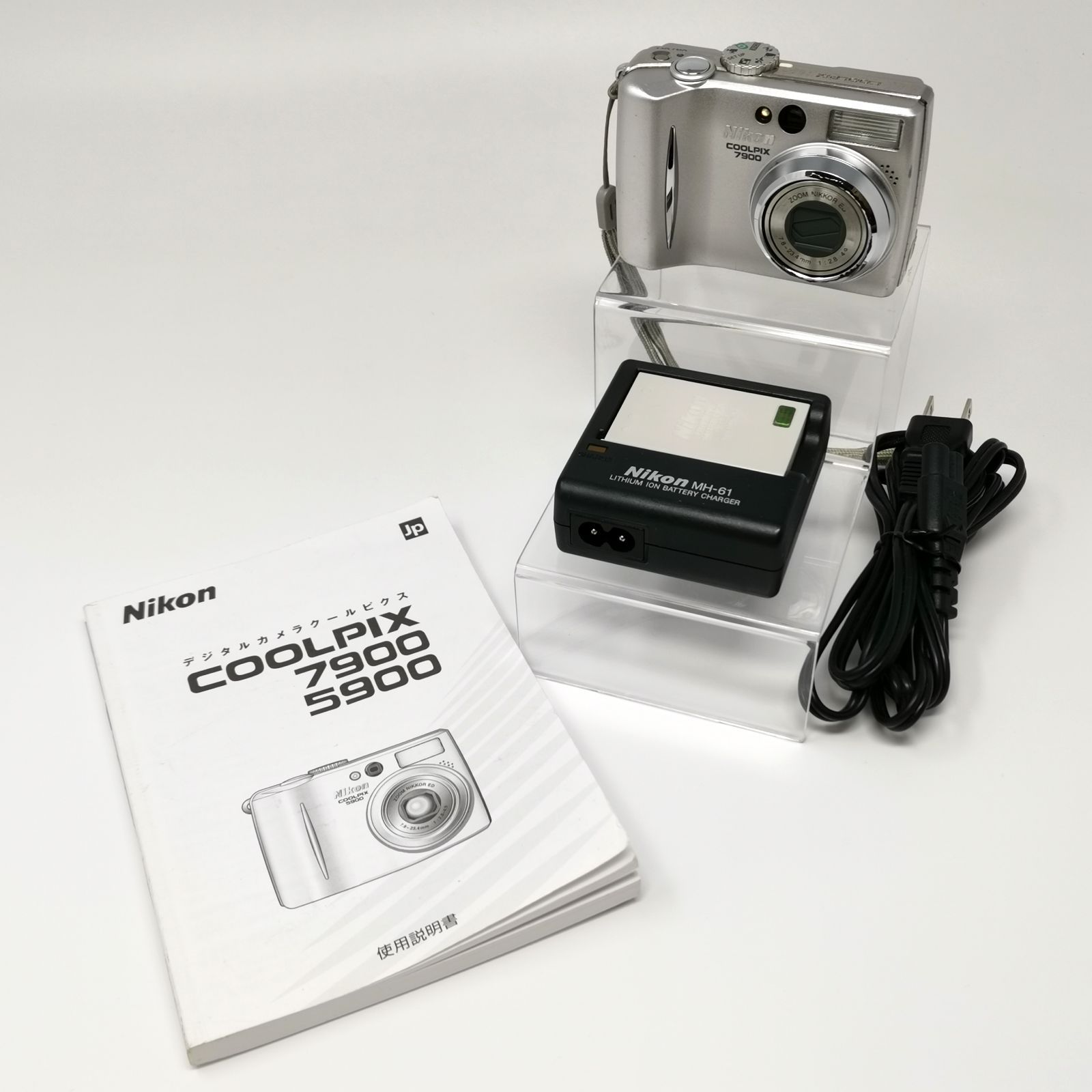 Nikon COOLPIX 7900 ニコン クールピクス 動作確認済 充電器説明書付 中古品 管理番号 ARCANKO2733