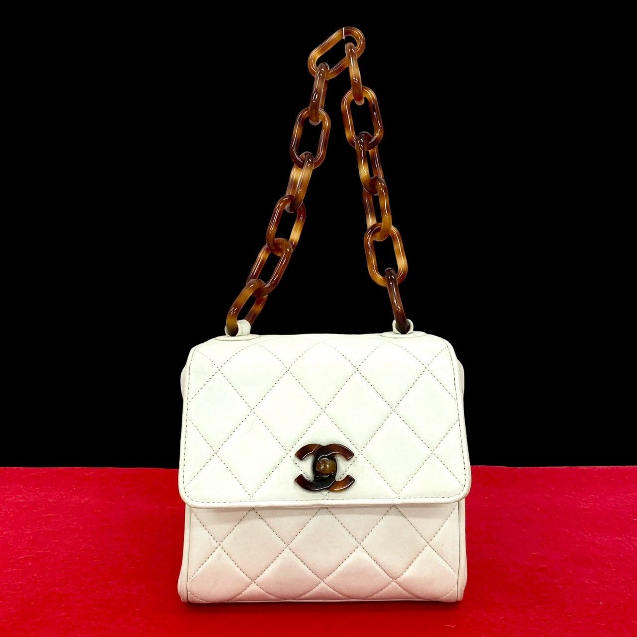 極 美品 シール有 2番台 CHANEL シャネル マトラッセ ココマーク ラムスキン チェーン ミニ ハンドバッグ ホワイト ブラウン 21409