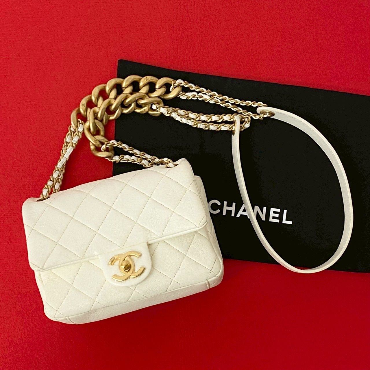 極 美品 袋付き ランダム番台 CHANEL シャネル マトラッセ ココ ラムスキン レザー 本革 チェーン ミニ ショルダーバッグ ホワイト pa1-6