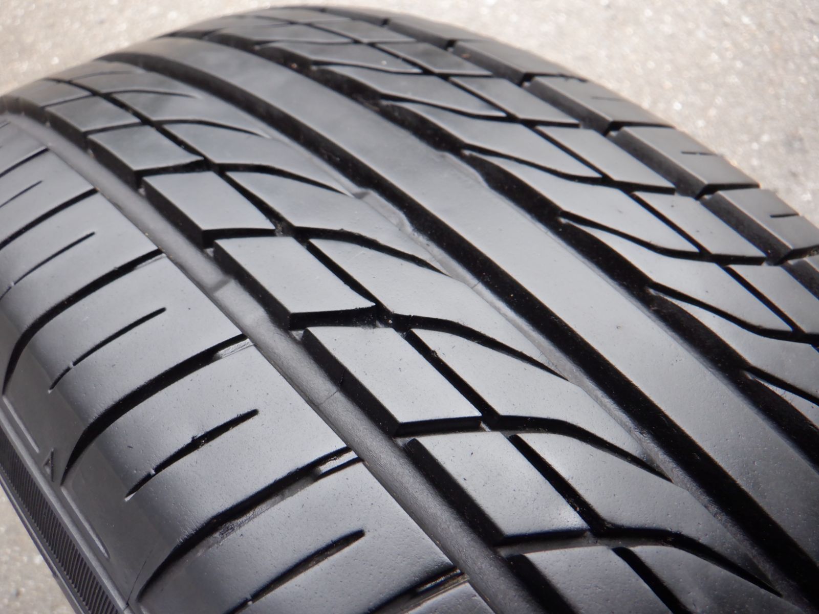 中古バリ山 195/65R15 プラクティバ（ヨコハマ製） 4本 プリウス