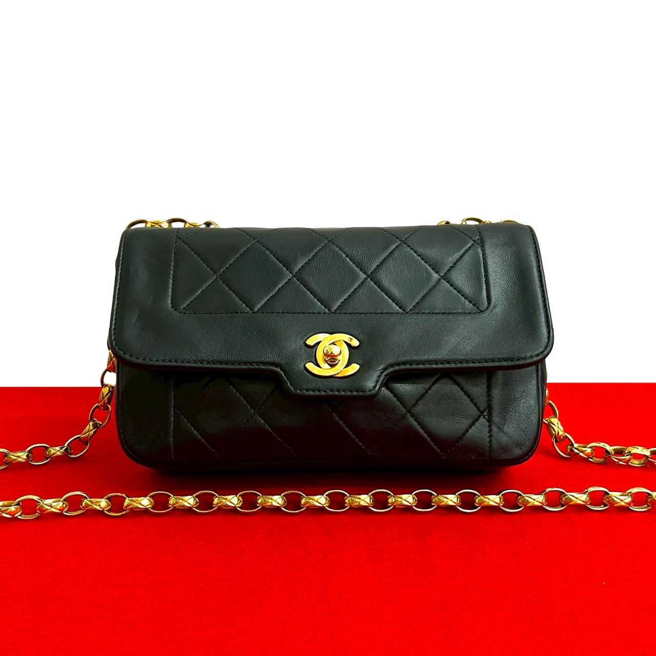 極 美品 シール有 3番台 CHANEL シャネル ダイアナフラップ マトラッセ ココマーク ラムスキン チェーン ショルダーバッグ ブラック a64-2
