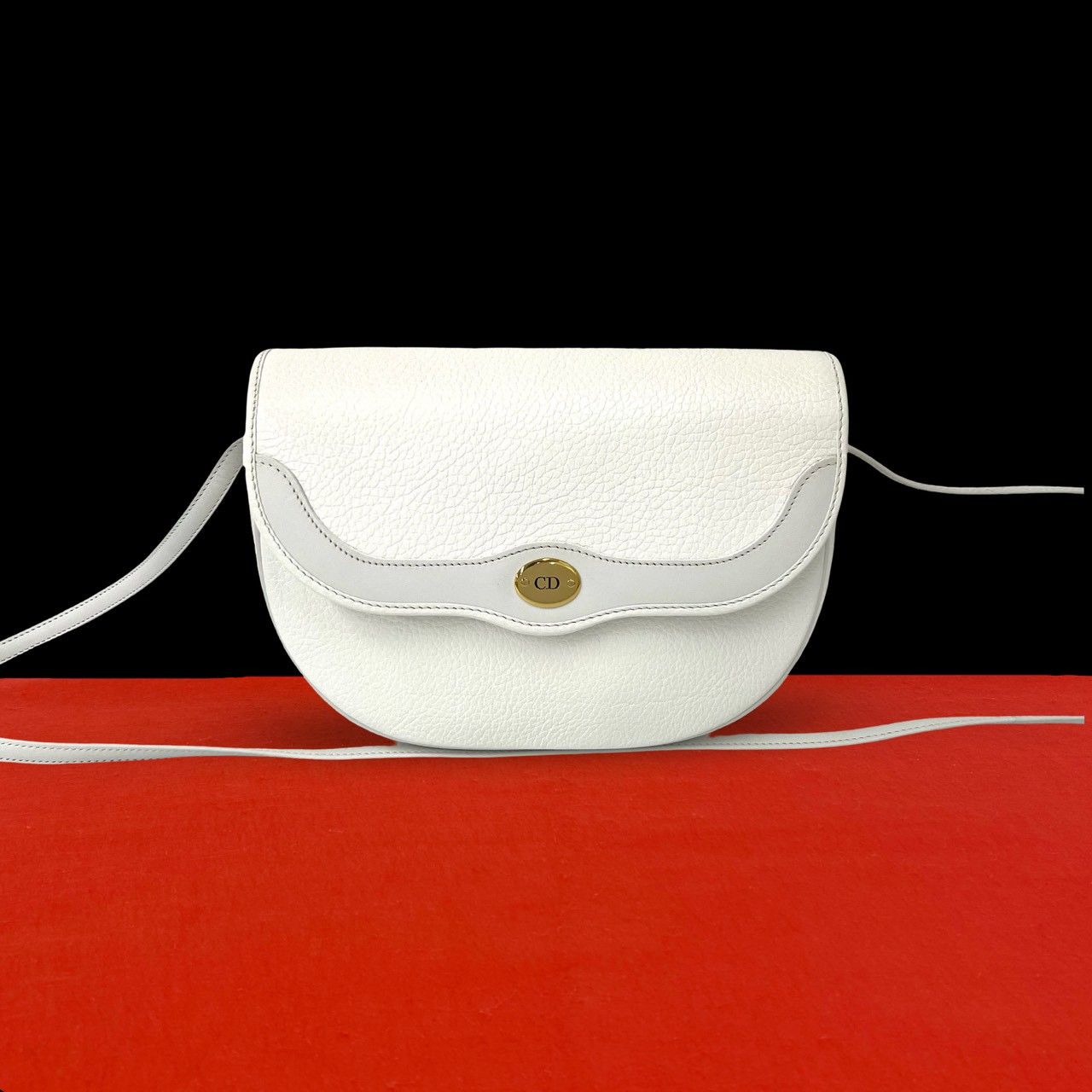 極 美品 Christian Dior ディオール ヴィンテージ CD ロゴ 金具 レザー 本革 ミニ ショルダーバッグ ポシェット ホワイト 白 05181
