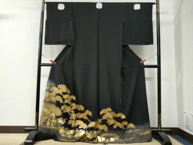 平和屋着物●豪華黒留袖　枝松菊文　ラメ糸　暈し染め　金彩　仮絵羽　正絹　逸品　未使用　CABG0503yc