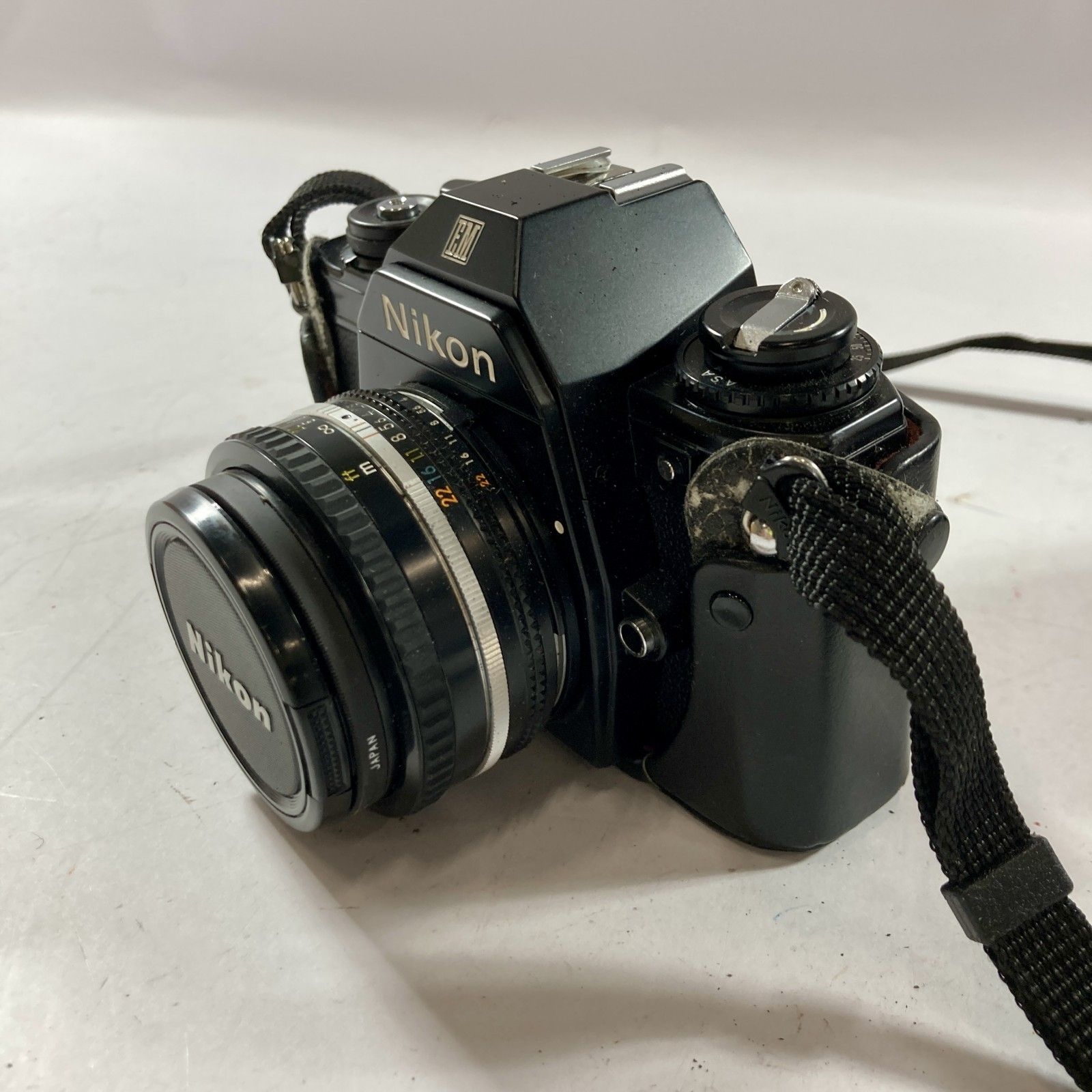 ☆ Nikon ニコン EM フィルム一眼レフカメラ レンズ Nikkor 50mm f/1.8 