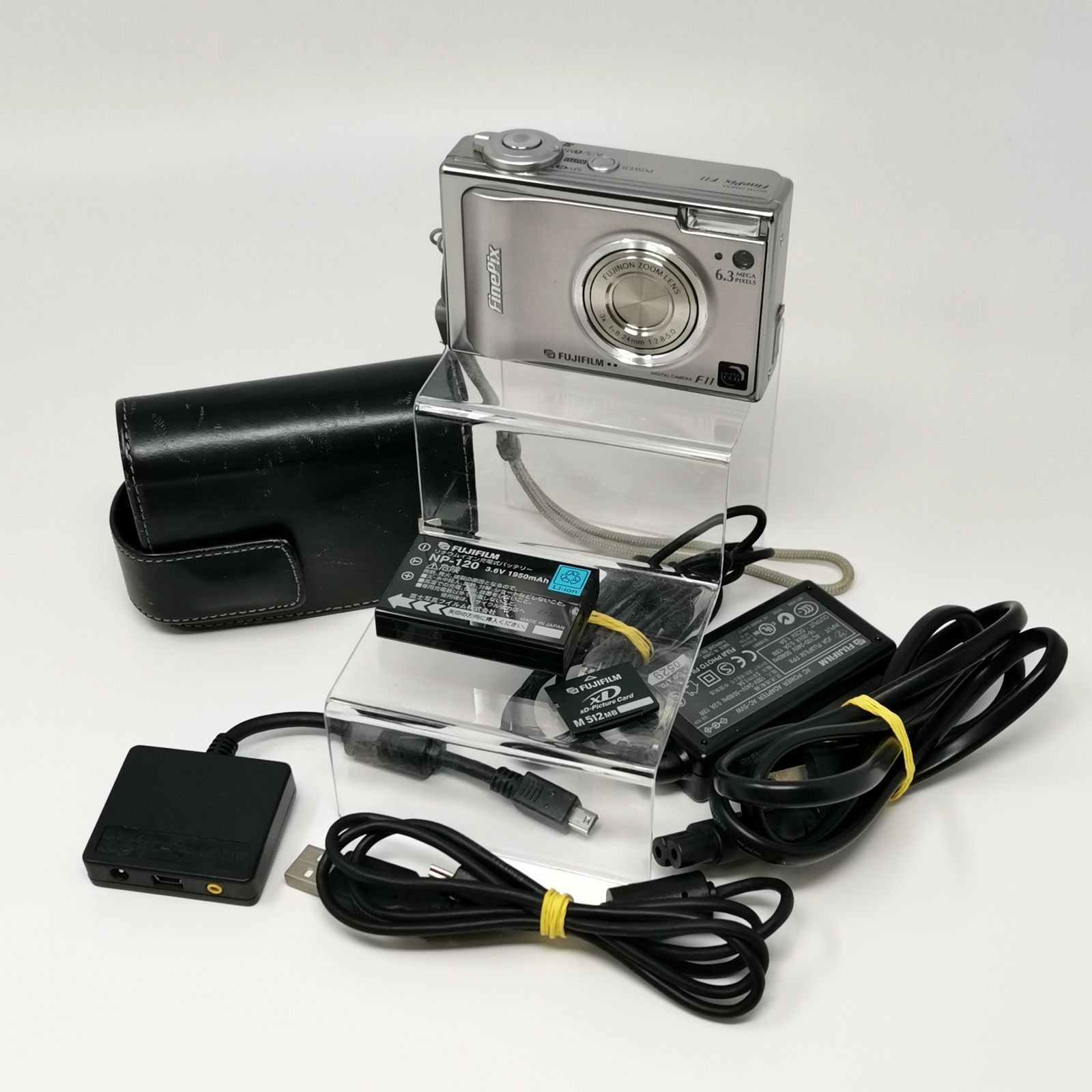FUJIFILM FinePix F11 カメラ　コンデジ 動作確認済み SDカード512MB 中古品 管理番号 KKVKSKO853