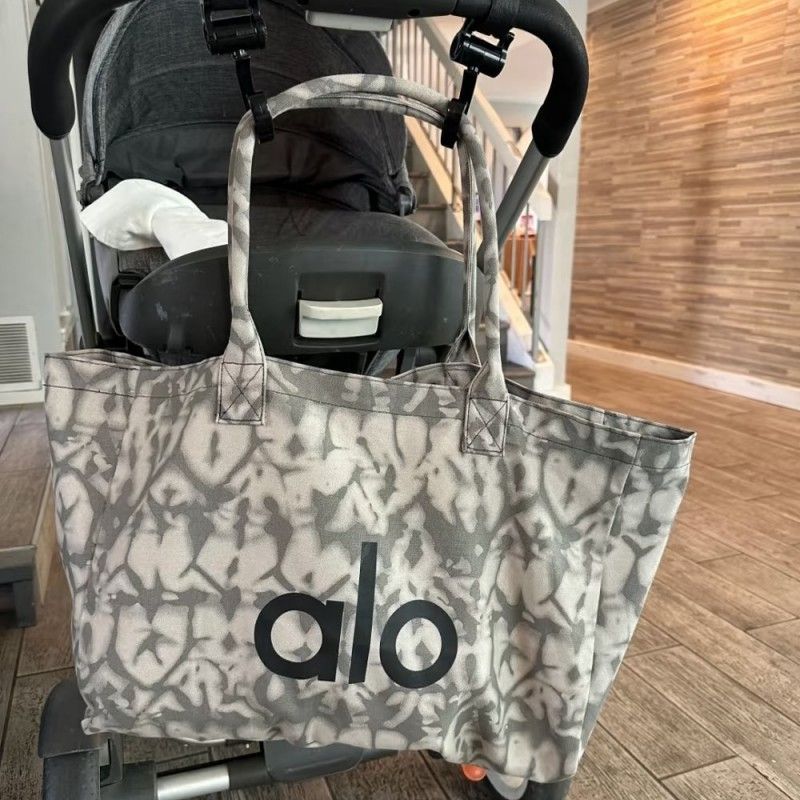 新品未使用 アローヨガ ALO Yoga トートバッグ ヨガバッグ ジムバッグ